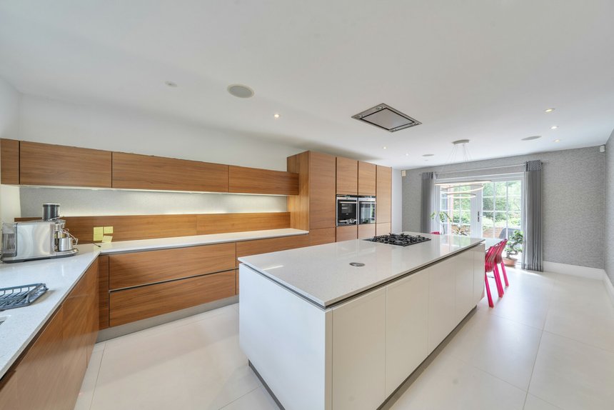 for sale priory drive london 72145 - Gibbs Gillespie