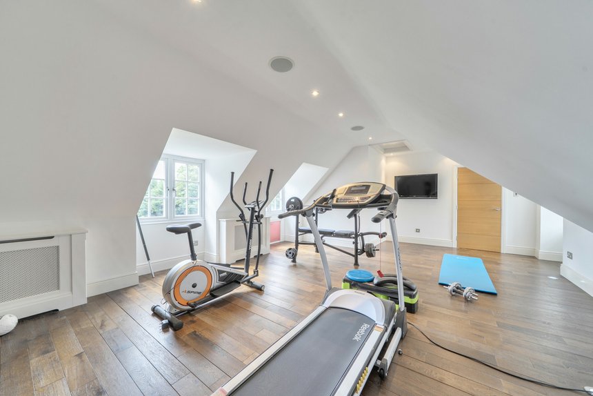 for sale priory drive london 72145 - Gibbs Gillespie