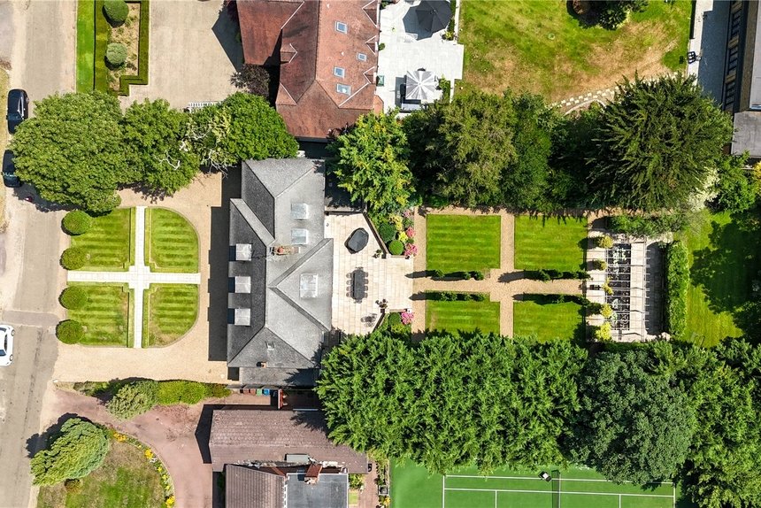for sale priory drive london 72145 - Gibbs Gillespie