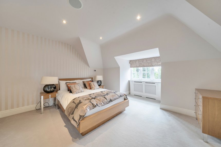 for sale priory drive london 72145 - Gibbs Gillespie