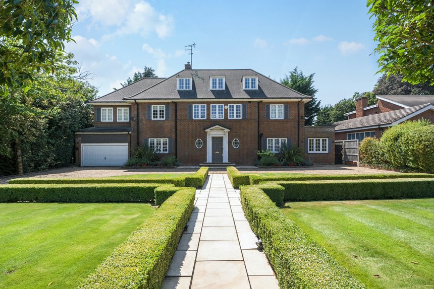 for sale priory drive london 72145 - Gibbs Gillespie