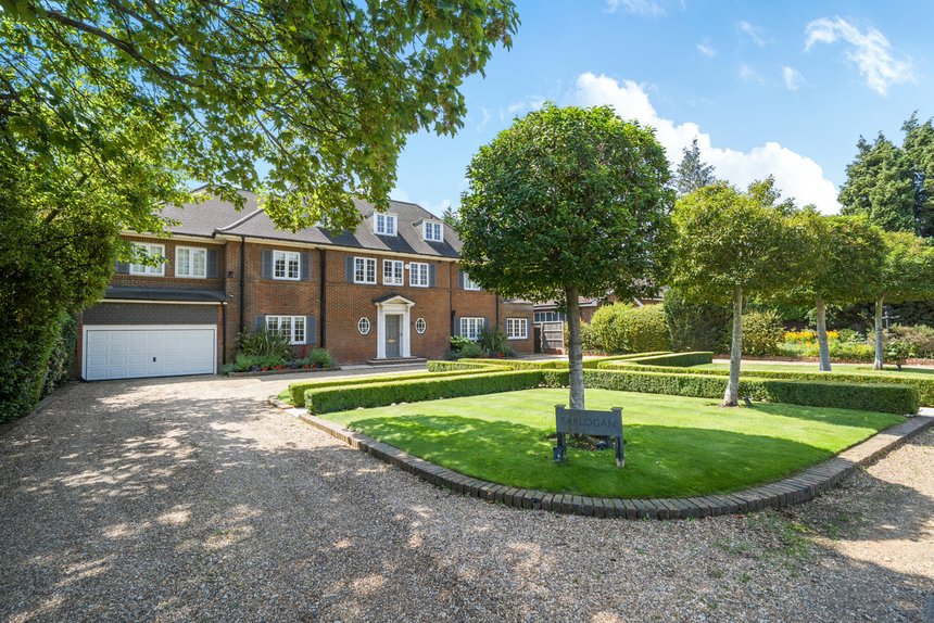 for sale priory drive london 72145 - Gibbs Gillespie
