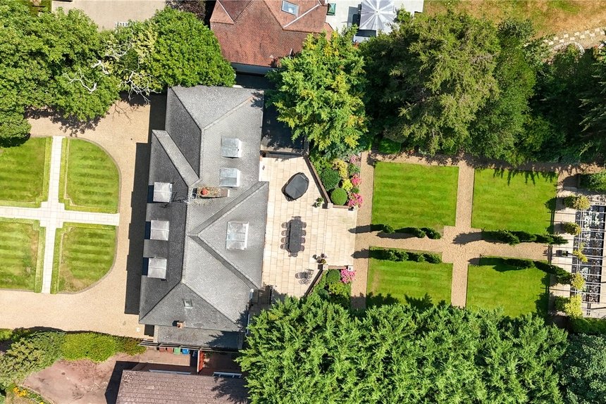 for sale priory drive london 72145 - Gibbs Gillespie