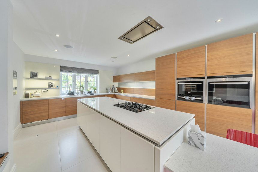 for sale priory drive london 72145 - Gibbs Gillespie