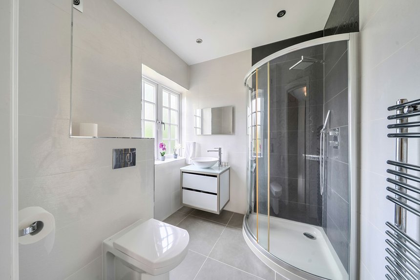 for sale priory drive london 72145 - Gibbs Gillespie