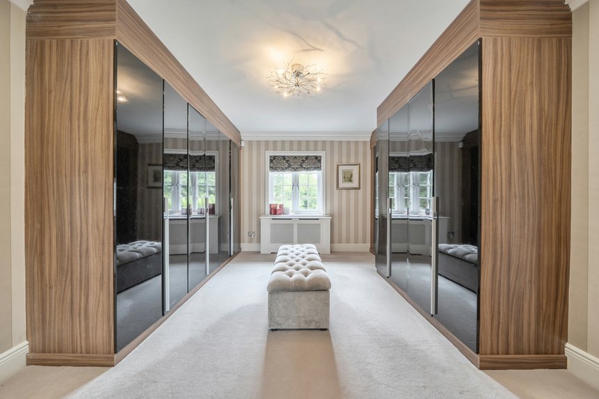 for sale priory drive london 72145 - Gibbs Gillespie