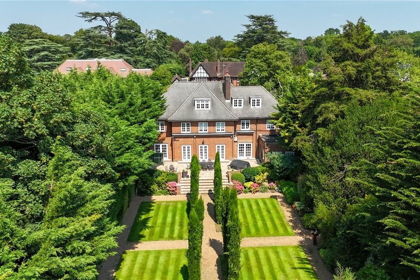 for sale priory drive london 72145 - Gibbs Gillespie