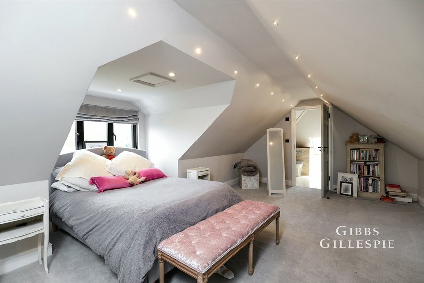 to let beech waye london 72271 - Gibbs Gillespie
