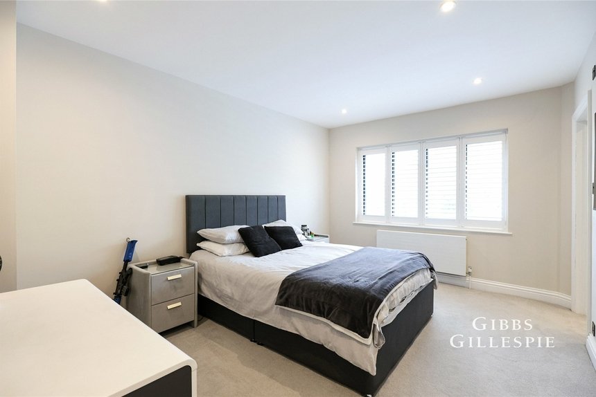 to let beech waye london 72271 - Gibbs Gillespie