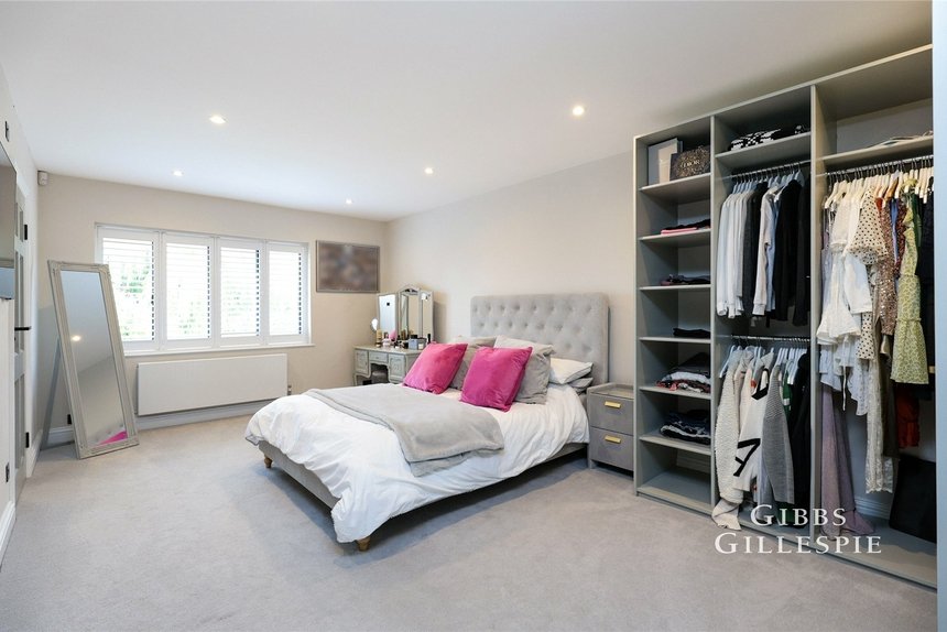 to let beech waye london 72271 - Gibbs Gillespie