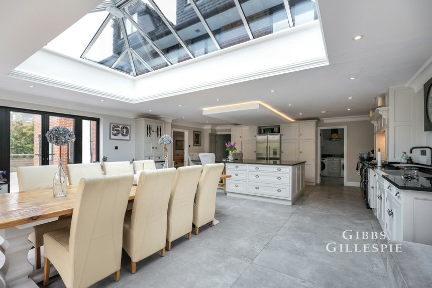 to let beech waye london 72271 - Gibbs Gillespie