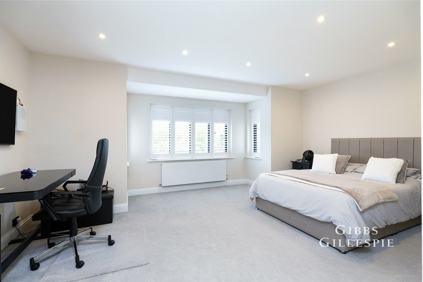 to let beech waye london 72271 - Gibbs Gillespie