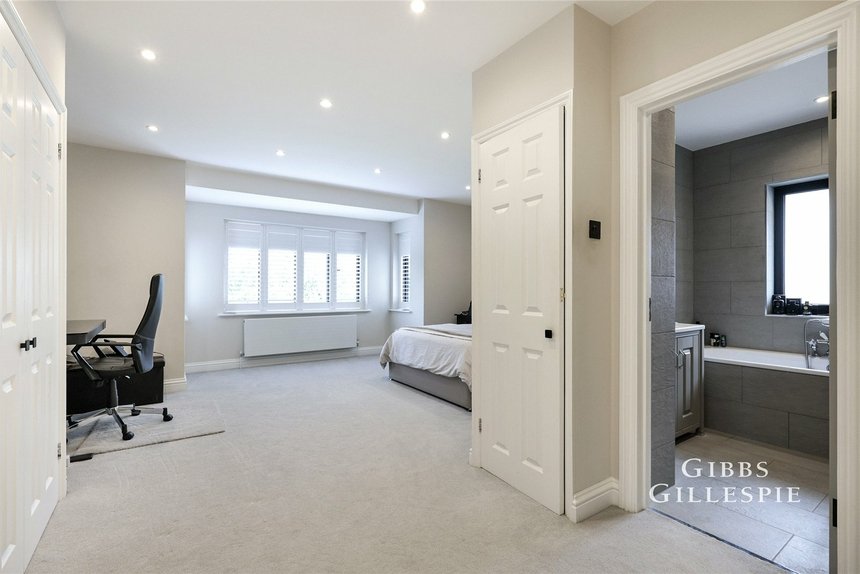 to let beech waye london 72271 - Gibbs Gillespie