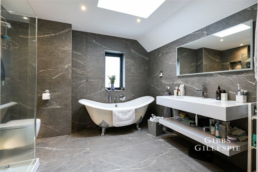 to let beech waye london 72271 - Gibbs Gillespie