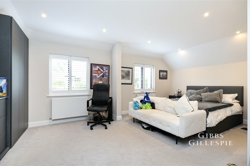to let beech waye london 72271 - Gibbs Gillespie