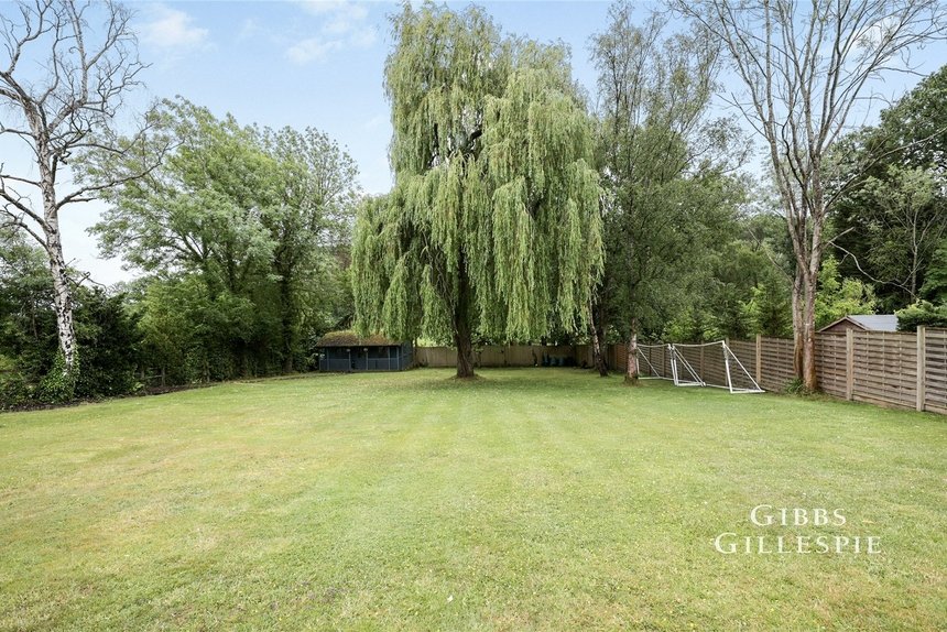 to let beech waye london 72271 - Gibbs Gillespie