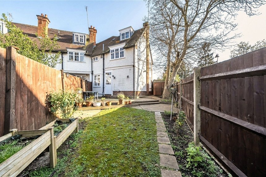 to let pitshanger lane london 72311 - Gibbs Gillespie