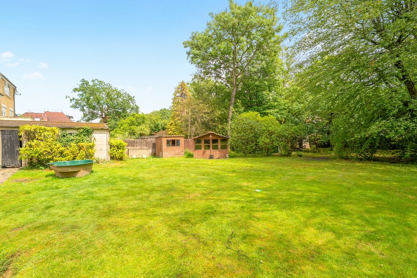 for sale ducks hill road london 72337 - Gibbs Gillespie