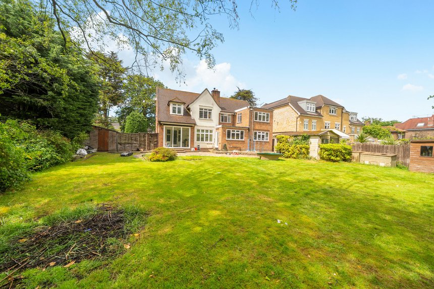 for sale ducks hill road london 72337 - Gibbs Gillespie