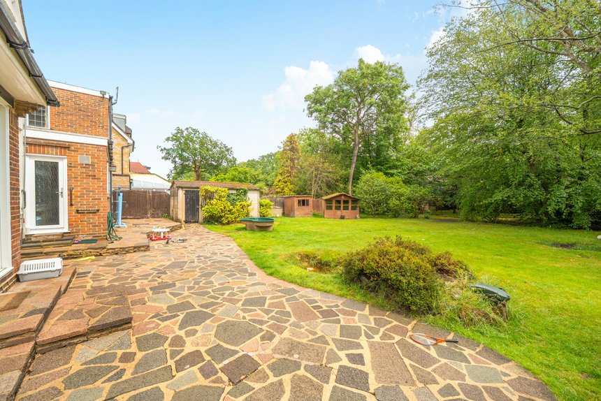 for sale ducks hill road london 72337 - Gibbs Gillespie
