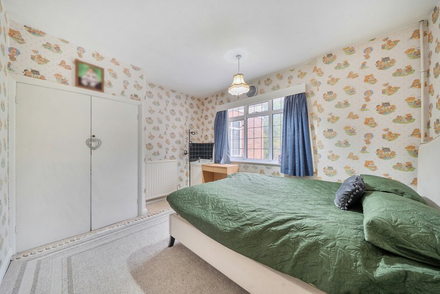 for sale ducks hill road london 72337 - Gibbs Gillespie