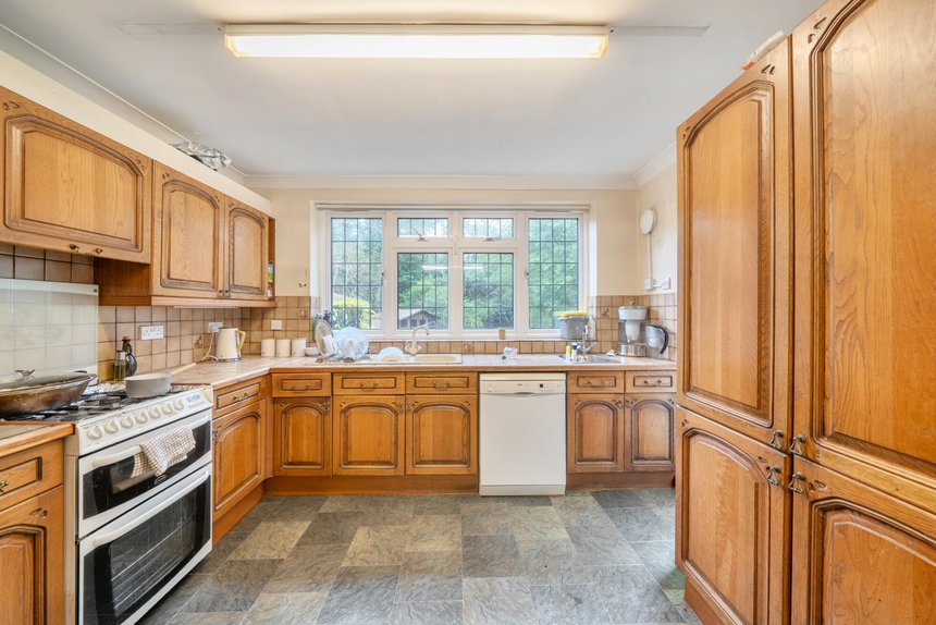 for sale ducks hill road london 72337 - Gibbs Gillespie