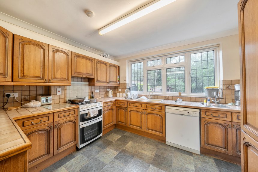 for sale ducks hill road london 72337 - Gibbs Gillespie