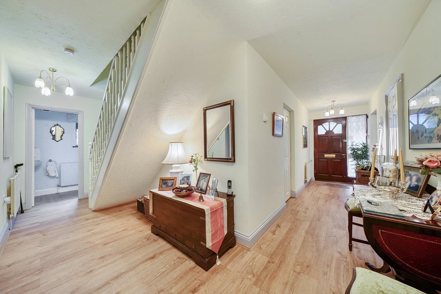 for sale valley road london 72343 - Gibbs Gillespie