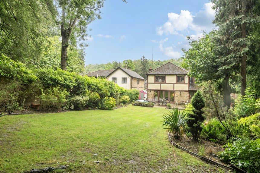 for sale valley road london 72343 - Gibbs Gillespie