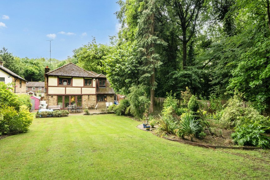 for sale valley road london 72343 - Gibbs Gillespie