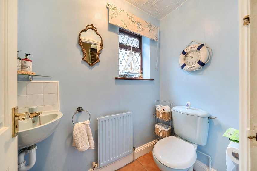 for sale valley road london 72343 - Gibbs Gillespie