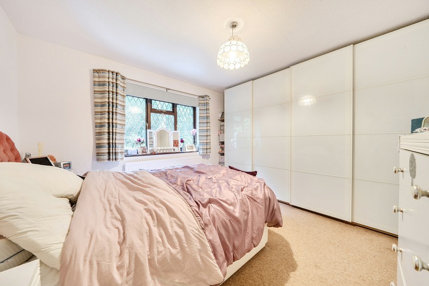 for sale valley road london 72343 - Gibbs Gillespie