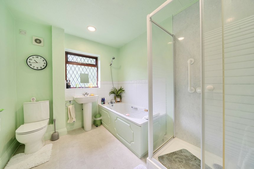 for sale valley road london 72343 - Gibbs Gillespie