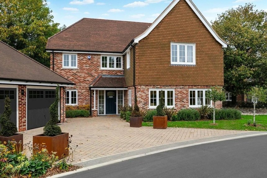 for sale millside grange london 72574 - Gibbs Gillespie