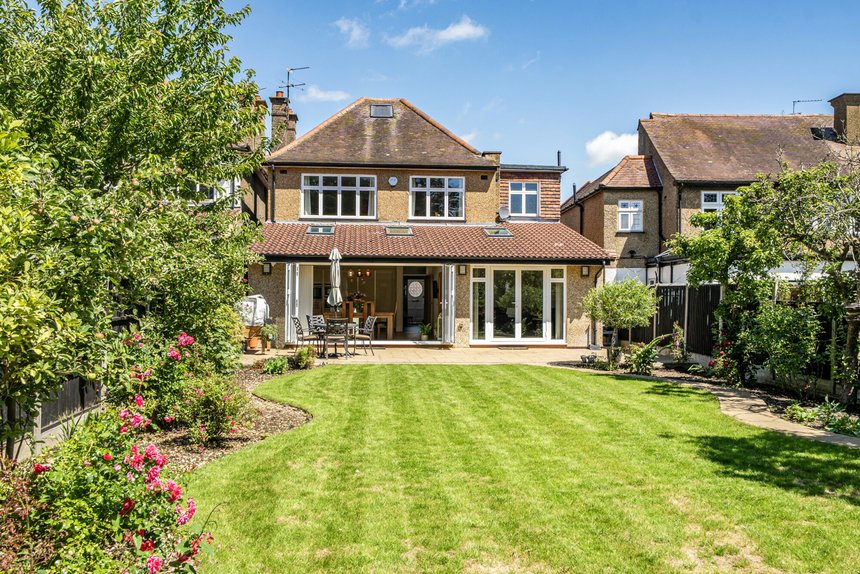 under offer briar road london 72600 - Gibbs Gillespie