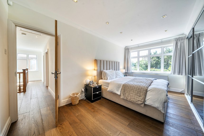under offer briar road london 72600 - Gibbs Gillespie