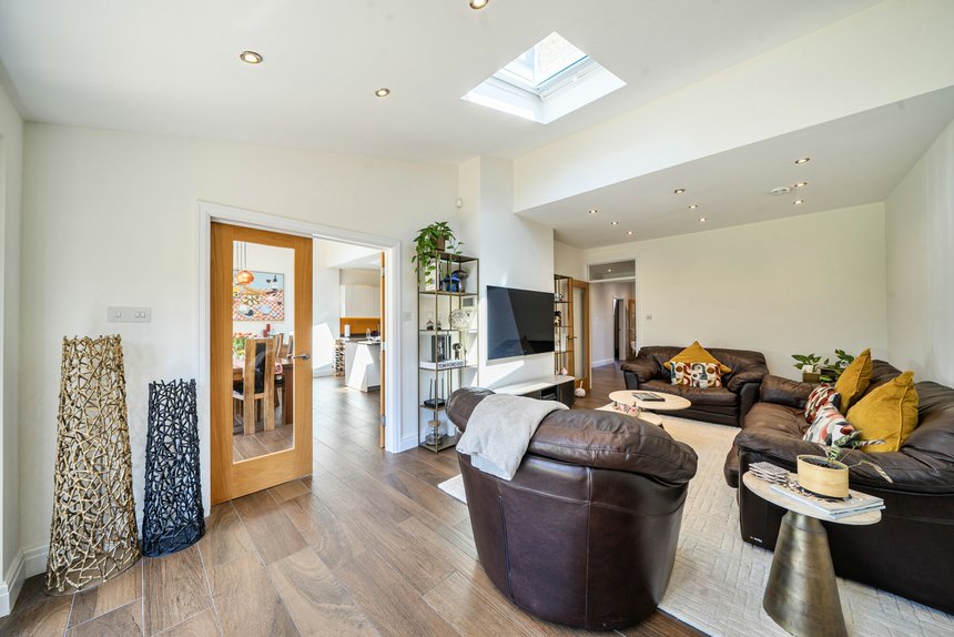 under offer briar road london 72600 - Gibbs Gillespie