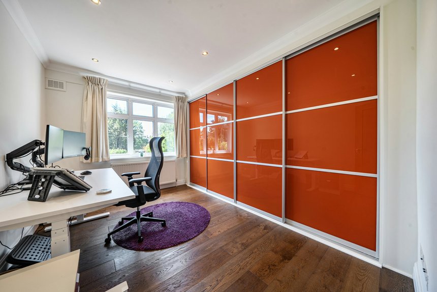 under offer briar road london 72600 - Gibbs Gillespie