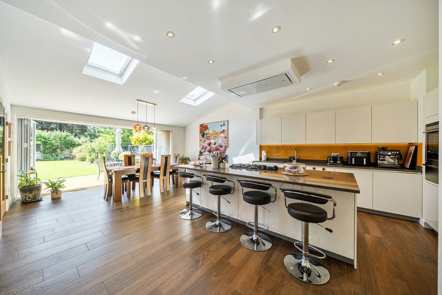 under offer briar road london 72600 - Gibbs Gillespie