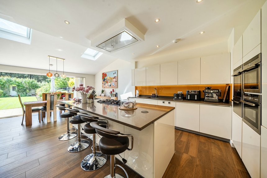 under offer briar road london 72600 - Gibbs Gillespie