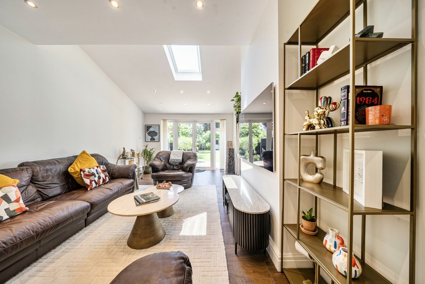 under offer briar road london 72600 - Gibbs Gillespie