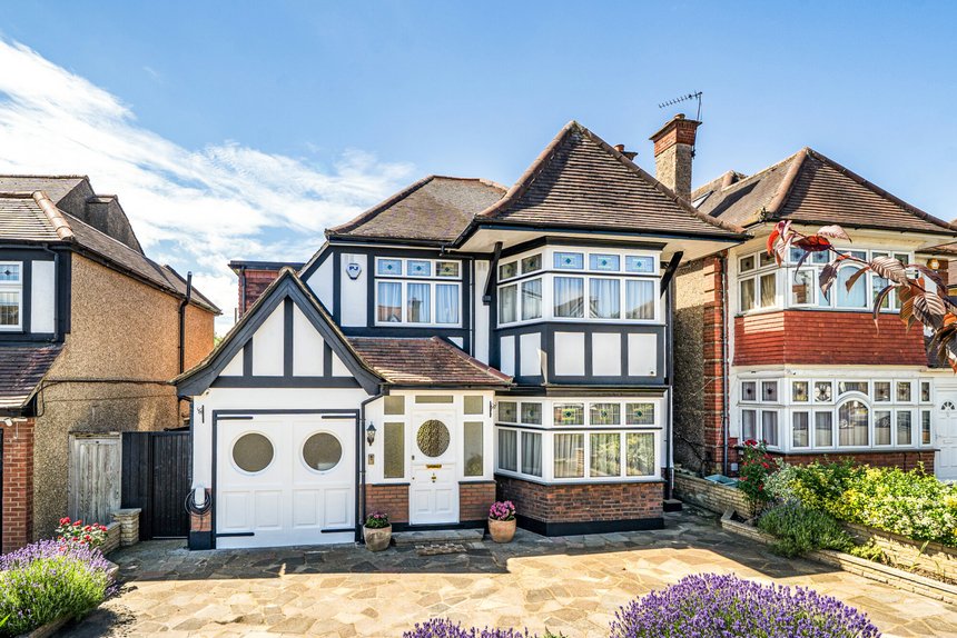 under offer briar road london 72600 - Gibbs Gillespie
