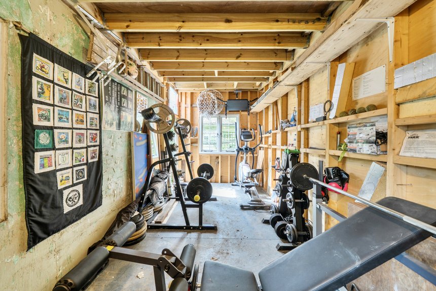 under offer walnut way london 72736 - Gibbs Gillespie