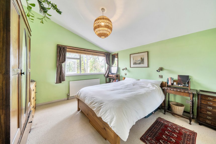 under offer walnut way london 72736 - Gibbs Gillespie