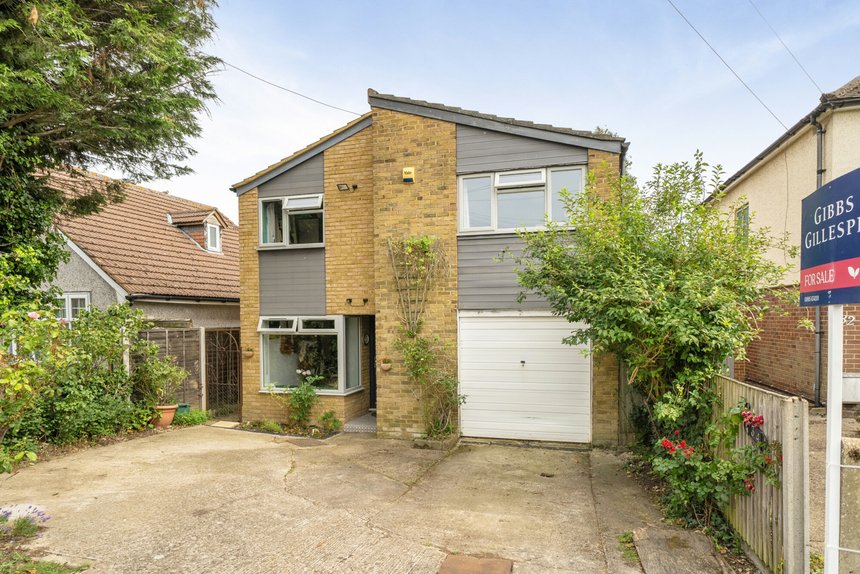 under offer walnut way london 72736 - Gibbs Gillespie