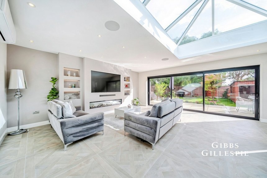 to let sylvia avenue london 72851 - Gibbs Gillespie