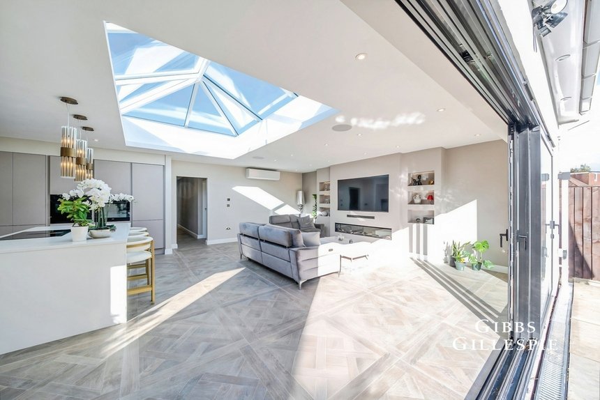 to let sylvia avenue london 72851 - Gibbs Gillespie