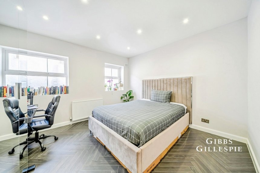 to let sylvia avenue london 72851 - Gibbs Gillespie