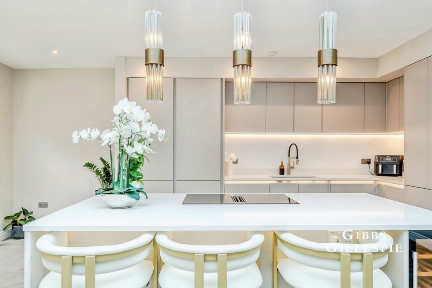 to let sylvia avenue london 72851 - Gibbs Gillespie