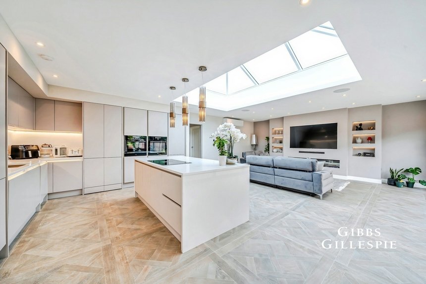 to let sylvia avenue london 72851 - Gibbs Gillespie